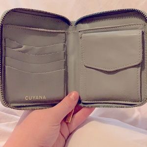 Small Classic Zip Around Wallet